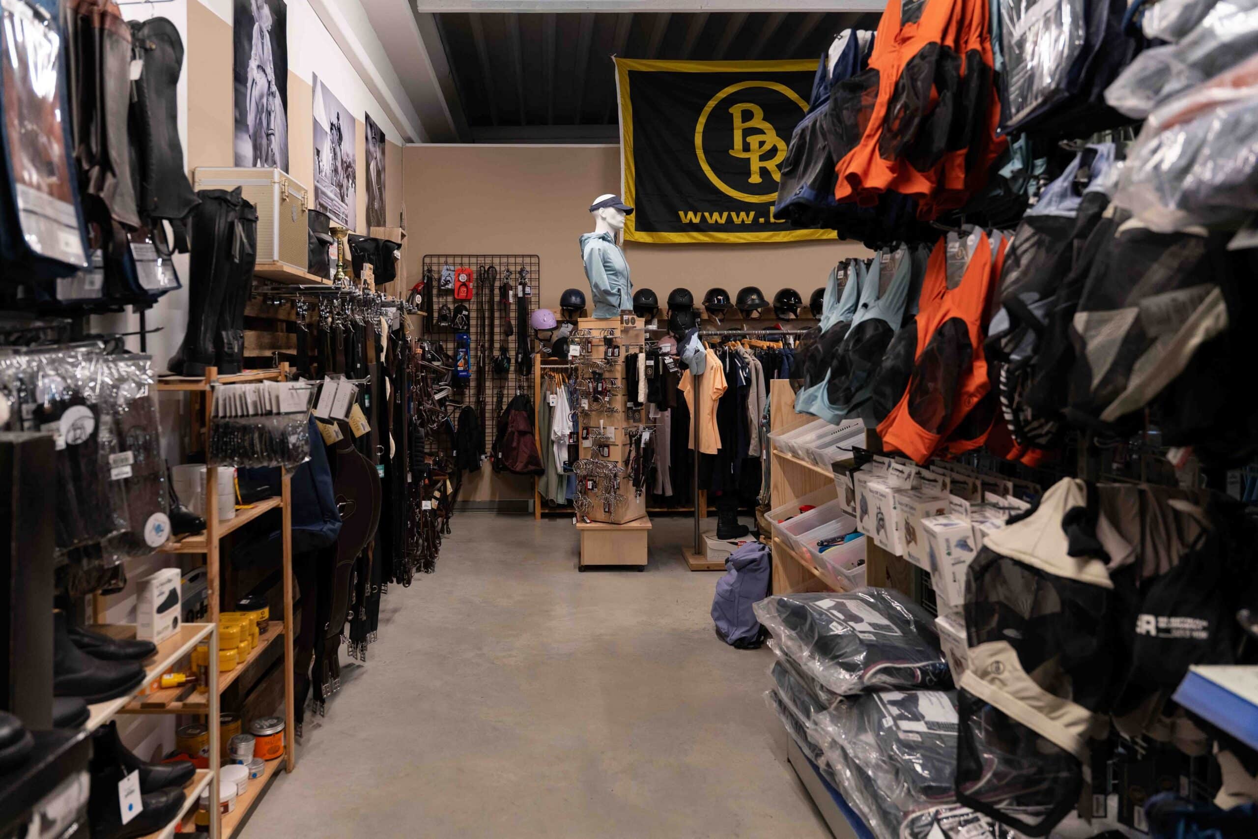 Accessoires pour cavaliers, casques et selles d'équitation en Isère